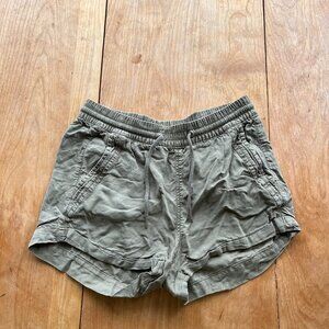 Divided H&M Green Shorts - Size 2